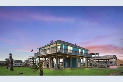 965 Gulf Shores Drive, Crystal Beach, TX 77650 - Photo 1