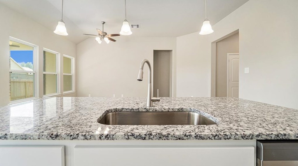 855 Waukegan Rd, Conroe TX  77306-6828 exterior