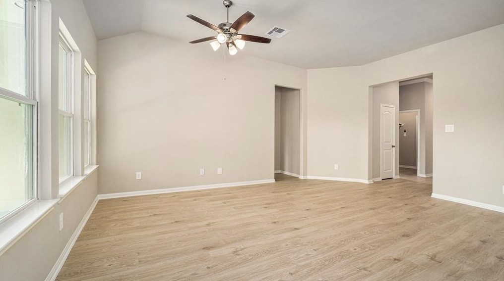 855 Waukegan Rd, Conroe TX  77306-6828 exterior