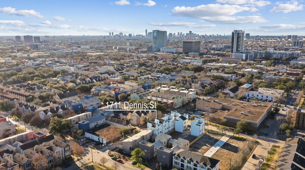 2631 Jackson St, Houston TX  77004-3034 exterior