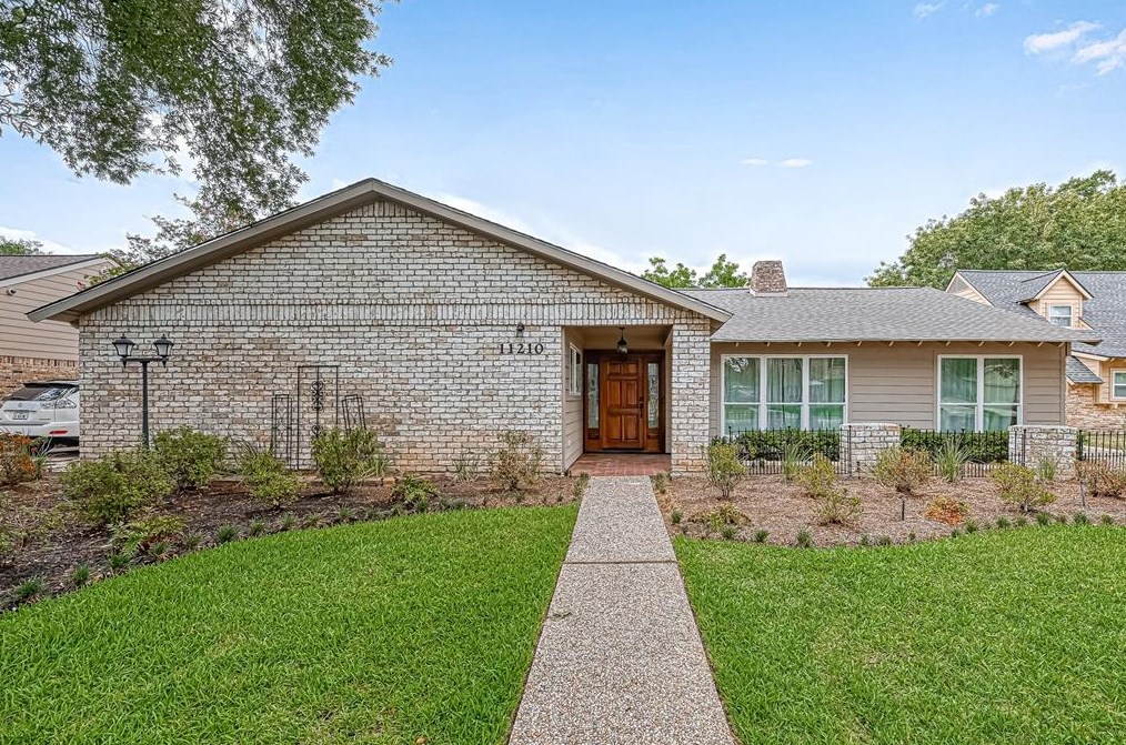 11210 Ash Crk Dr, Houston TX  exterior