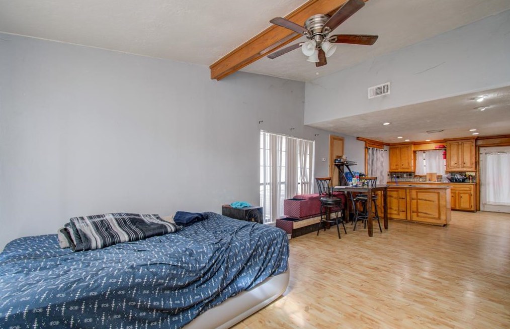 2125 Aldine Bender Rd, Houston TX 77032-4517 exterior