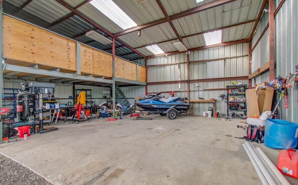 2125 Aldine Bender Rd, Houston TX 77032-4517 exterior