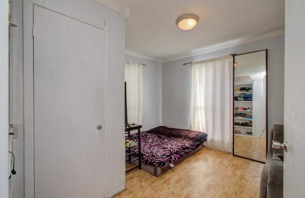 2125 Aldine Bender Rd, Houston TX 77032-4517 exterior