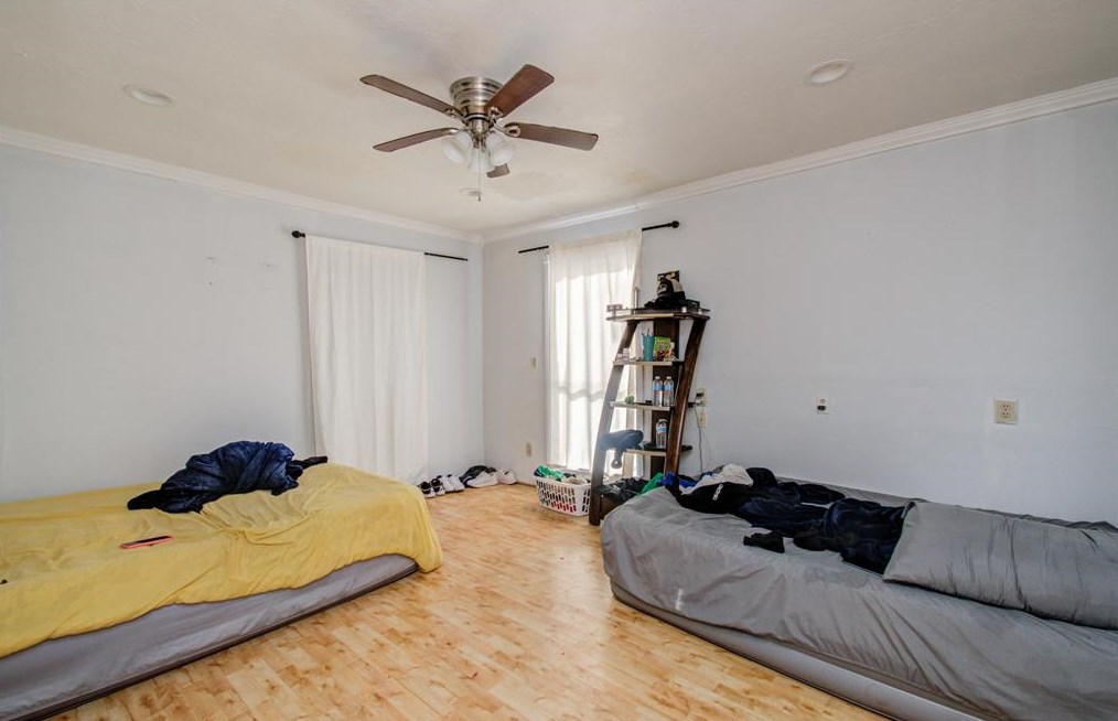 2125 Aldine Bender Rd, Houston TX 77032-4517 exterior