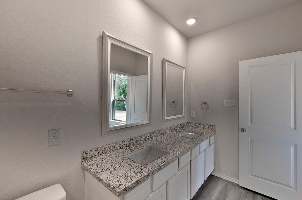 323 Watkins St, Huntsville TX 77320-4831 exterior