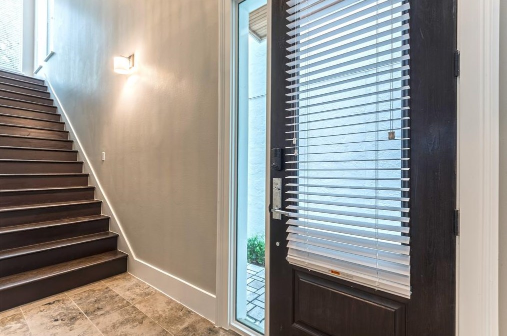 507 Bomar St, Houston TX  77006-1406 exterior