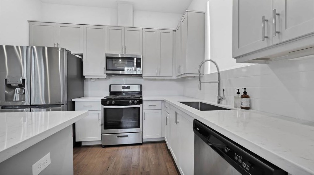 2038 Live Oak St, Houston TX  77004-1413 exterior