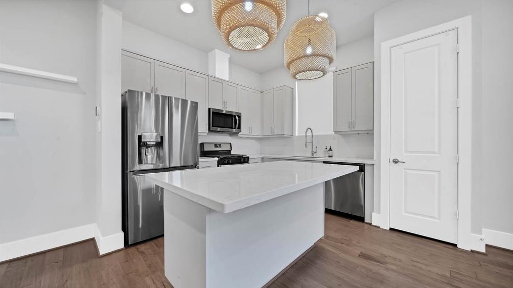 2038 Live Oak St, Houston TX  77004-1413 exterior