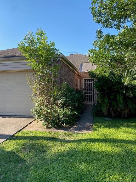 7538 Quail Mdw Dr, Houston TX  77071-2042 exterior