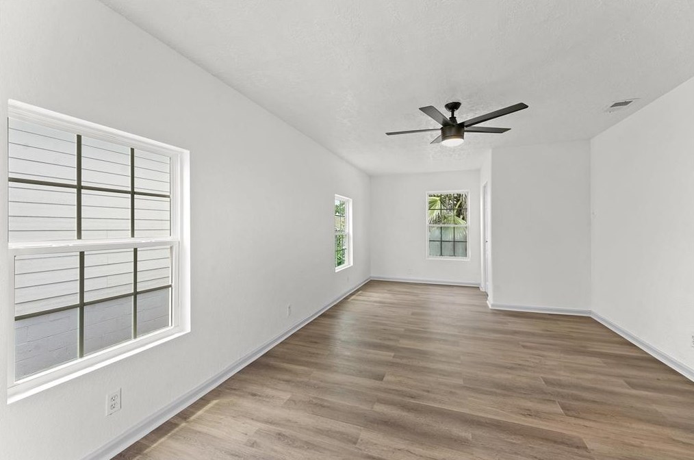 2202 67 St, Galveston TX 77551-1583 exterior