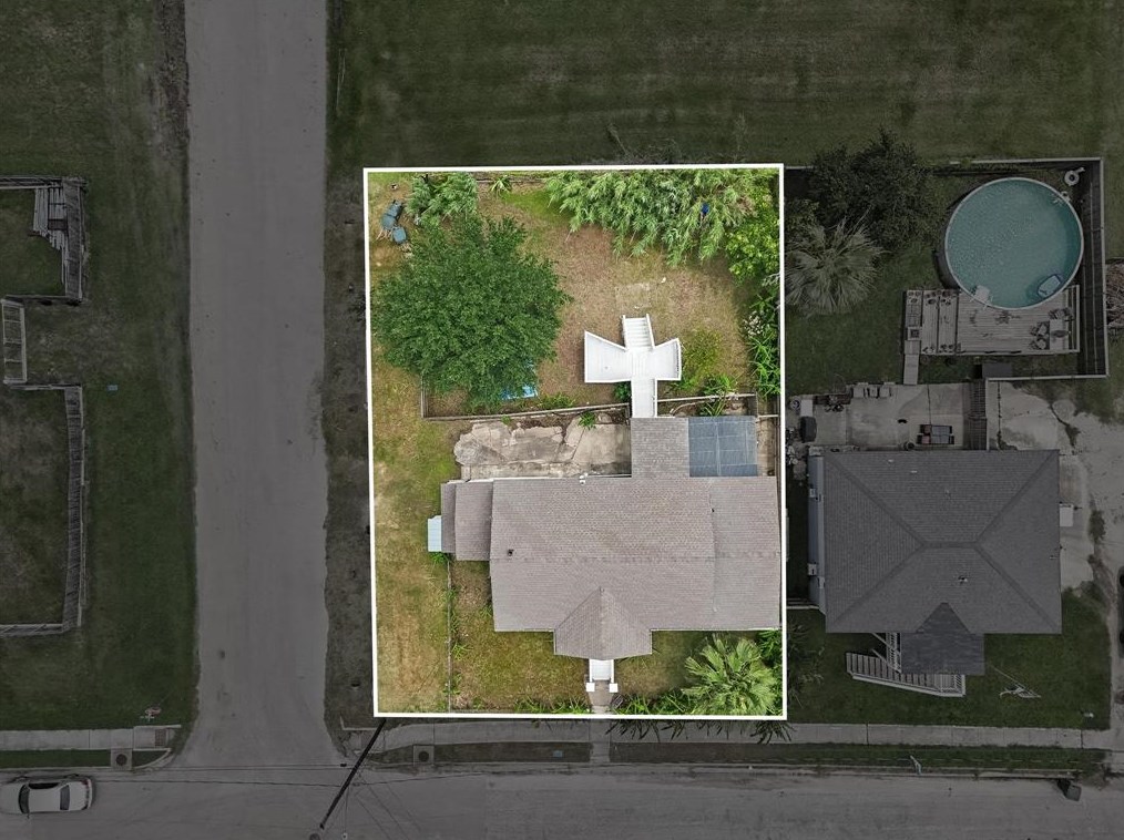 2202 67 St, Galveston TX 77551-1583 exterior