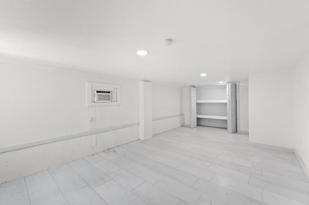 2202 67 St, Galveston TX 77551-1583 exterior