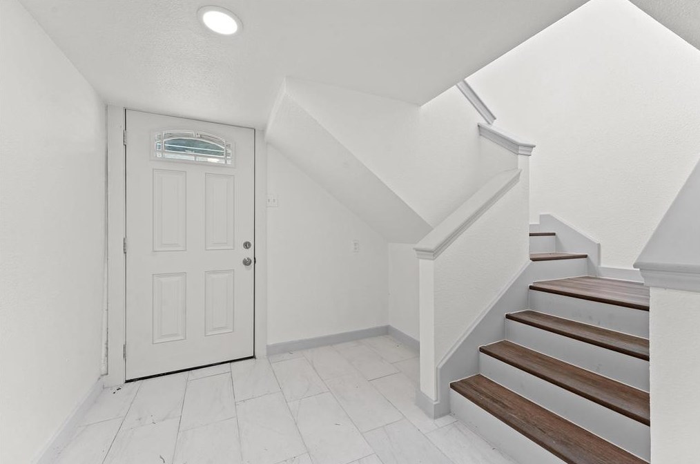 2202 67 St, Galveston TX 77551-1583 exterior