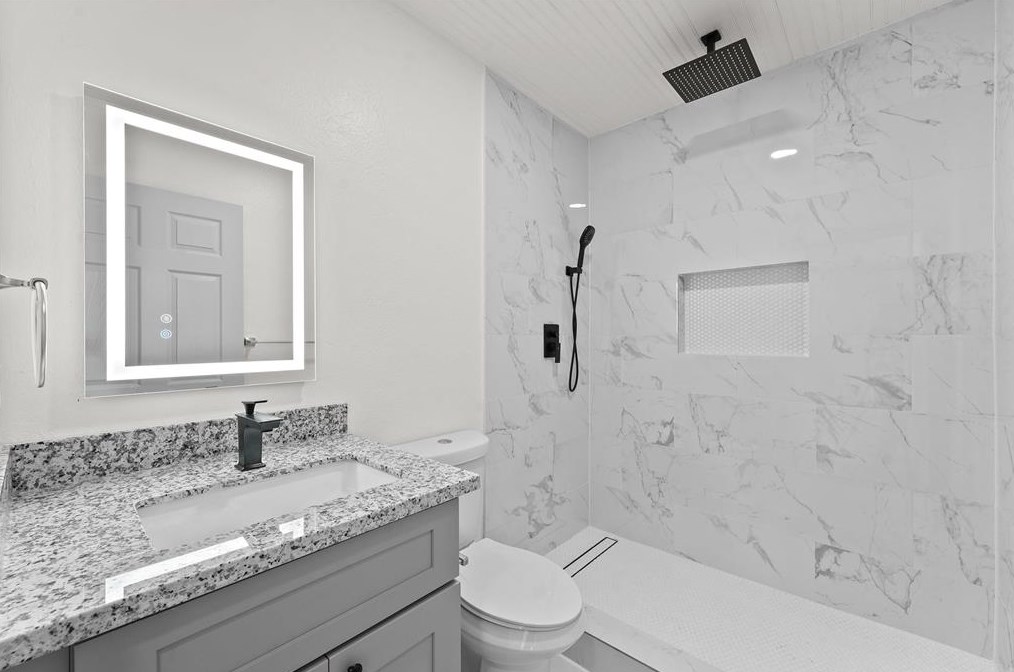 2202 67 St, Galveston TX 77551-1583 exterior