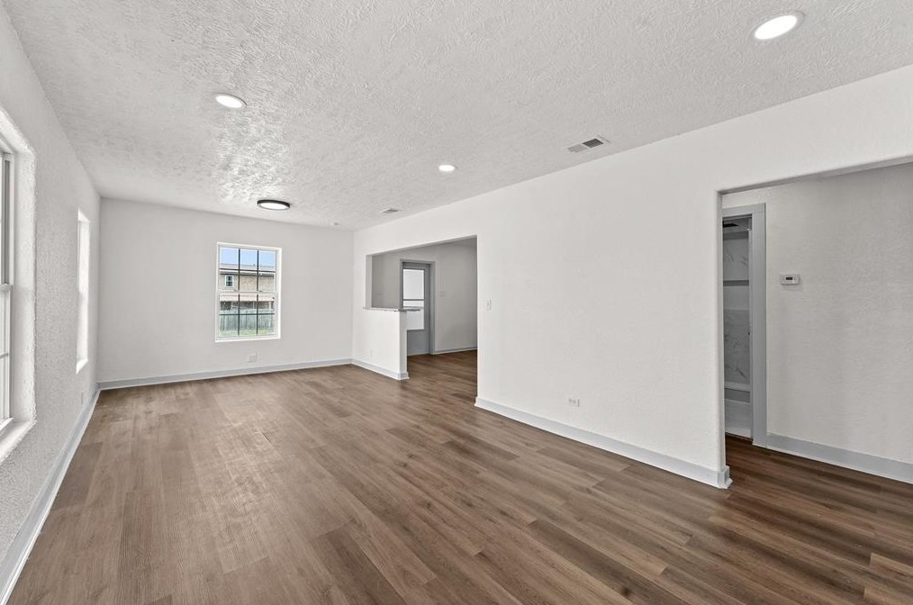 2202 67 St, Galveston TX 77551-1583 exterior