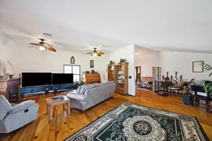 327 Kansas St, Bacliff, TX 77518 - Photo 3