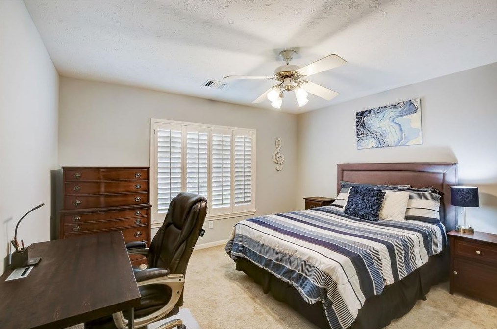 15726 Echo Ldg Dr, Houston TX  77095-2659 exterior