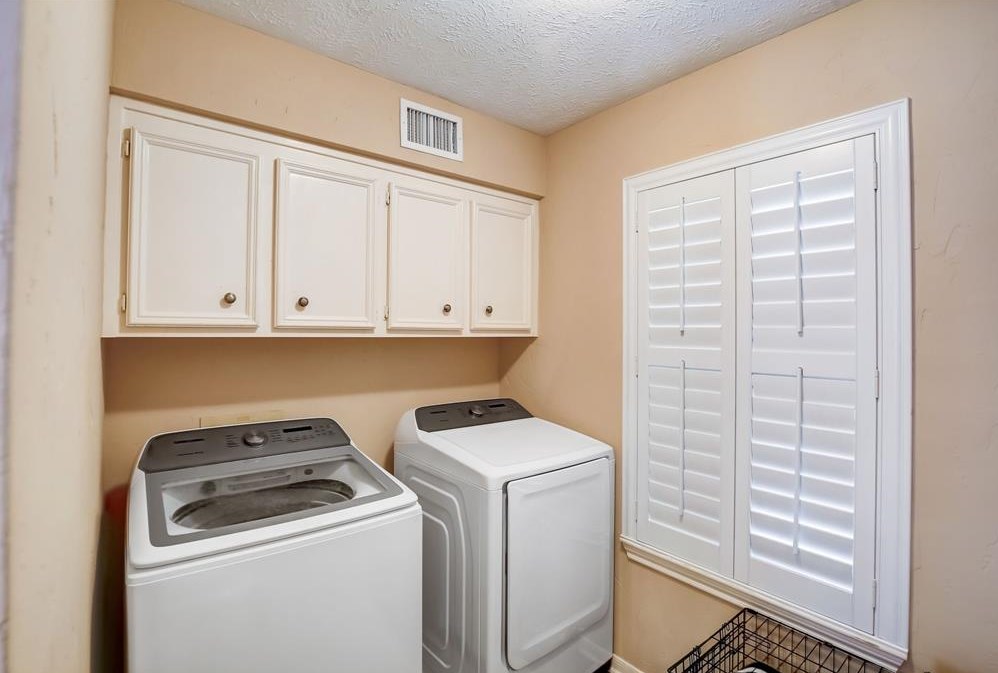 15726 Echo Ldg Dr, Houston TX  77095-2659 exterior