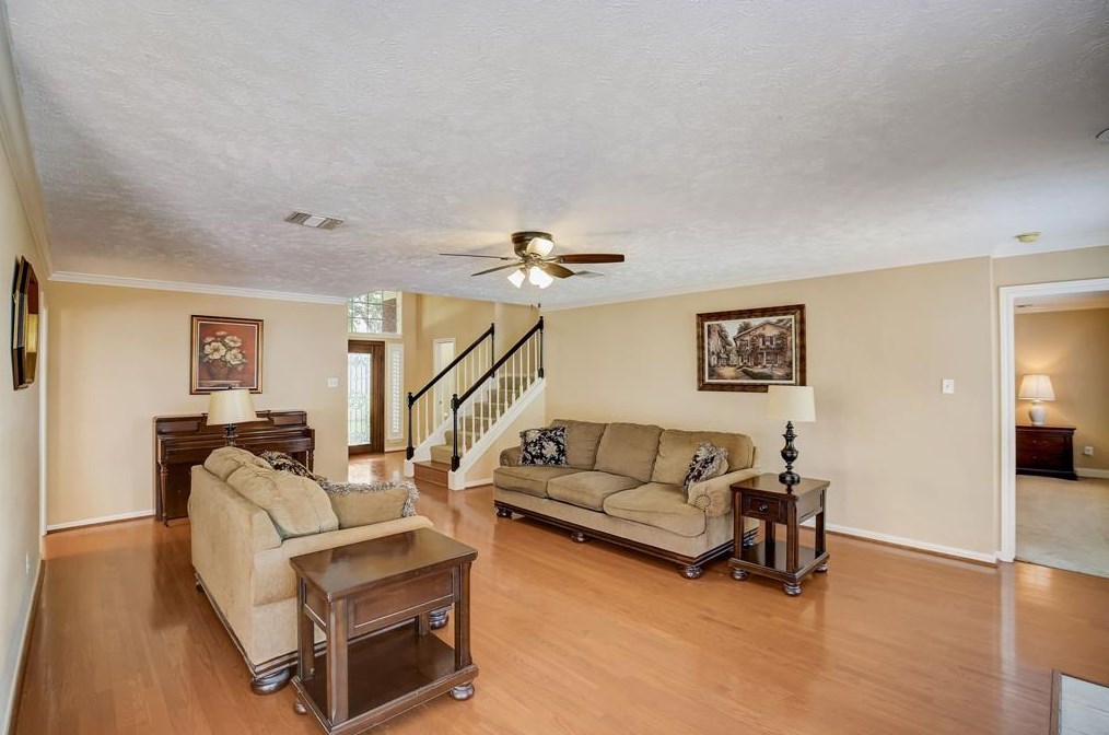 15726 Echo Ldg Dr, Houston TX  77095-2659 exterior