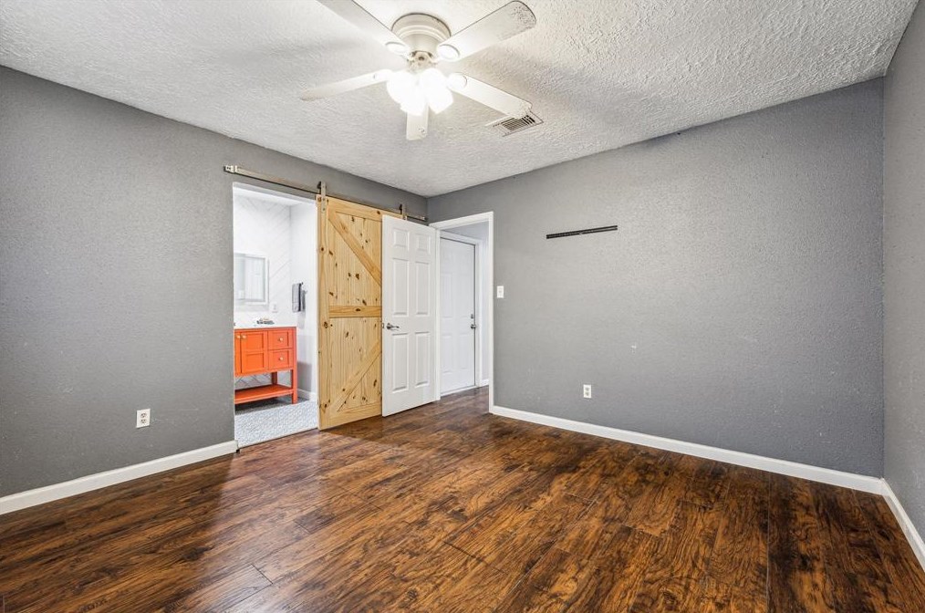 2423 Heritage Bnd Dr, Houston TX  77598-3116 exterior