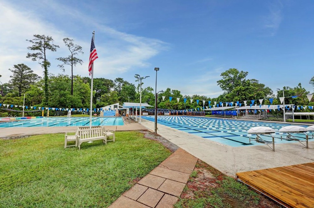 8441 Winningham Ln, Houston TX  77055-6634 exterior