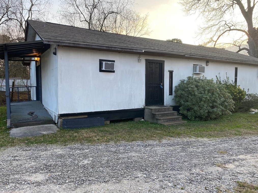 7323 Sandle St, Houston TX 77088-7141 exterior