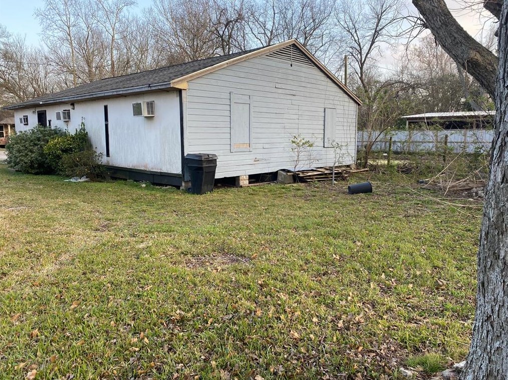 7323 Sandle St, Houston TX 77088-7141 exterior