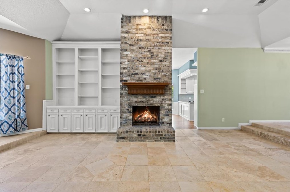 7619 Clb Lk Dr, Houston TX  77095-2645 exterior