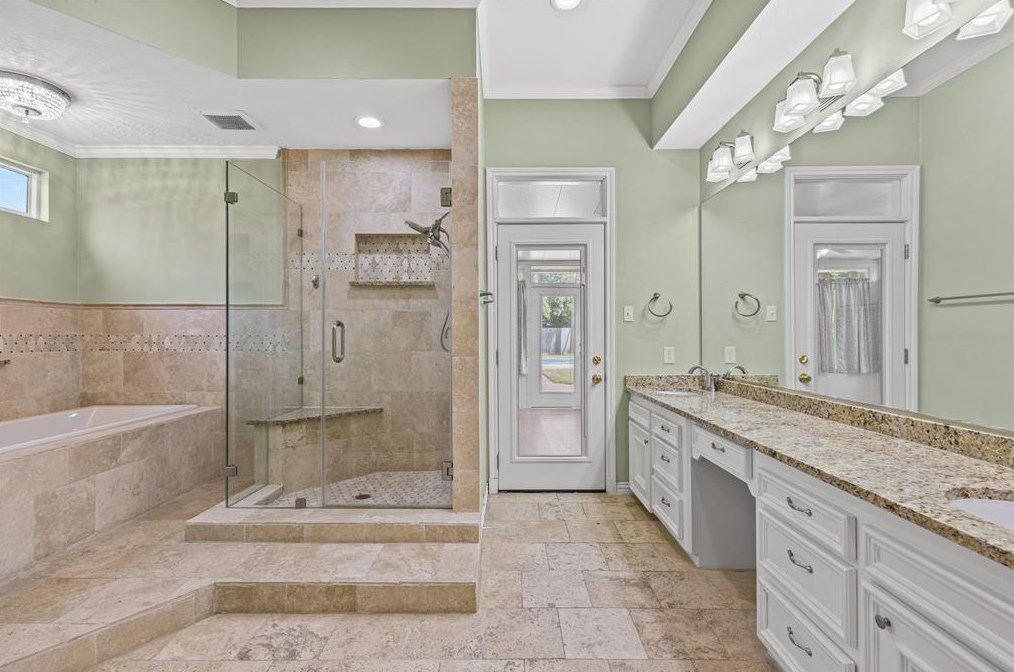 7619 Clb Lk Dr, Houston TX  77095-2645 exterior