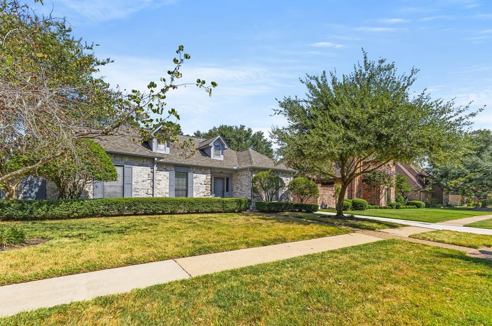 7619 Club Lake Dr, Houston TX  77095-2623 exterior