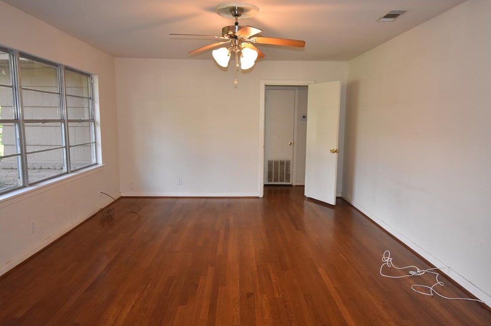 9313 Rosstown Way, Houston TX  77080-7415 exterior