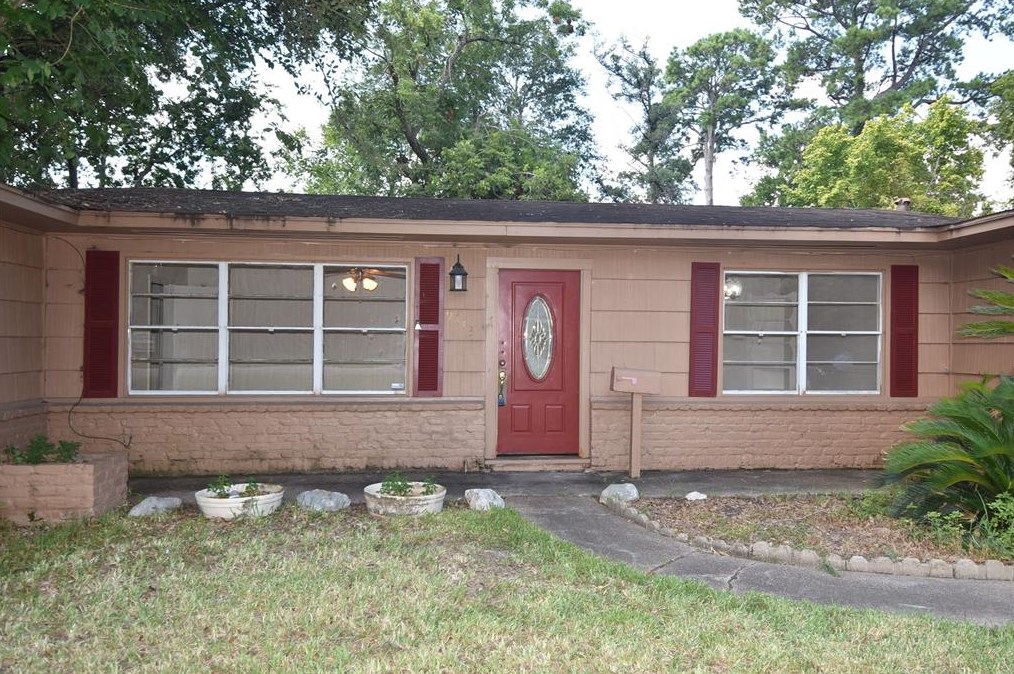 9313 Rosstown Way, Houston TX  77080-7415 exterior