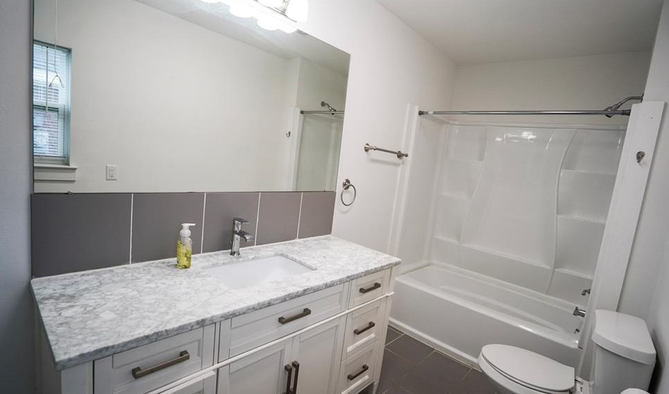 1126 Ryon St, Houston TX  77009-6953 exterior