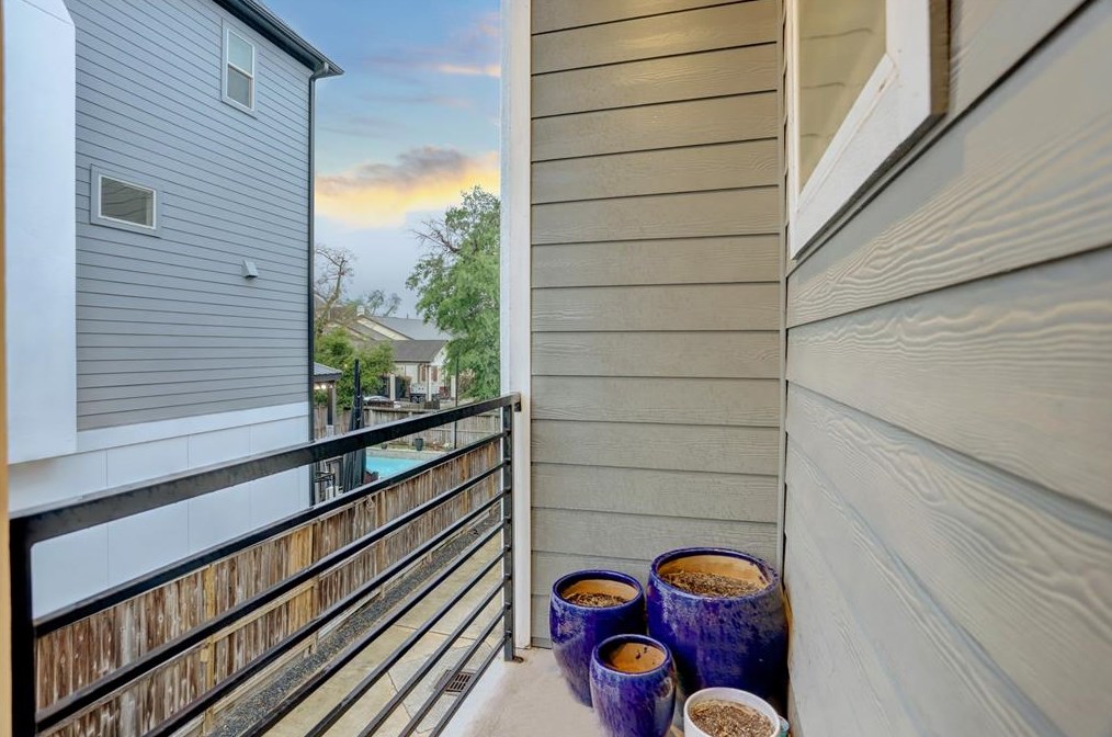 1442 25 St, Houston TX  77008-1620 exterior