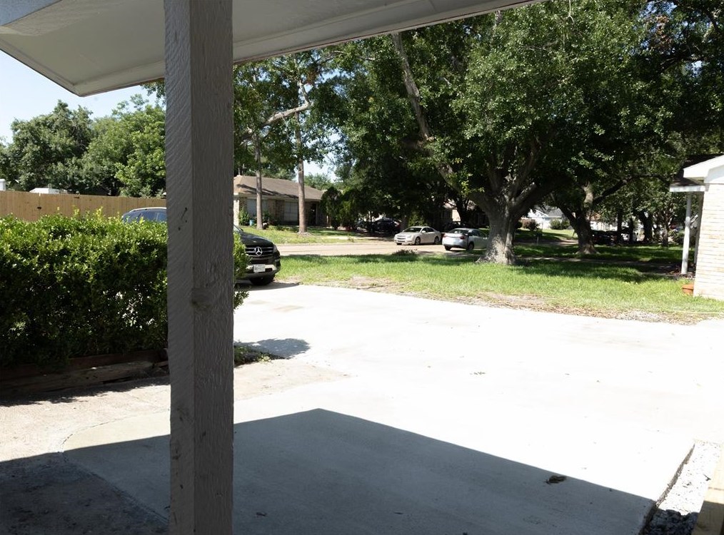 11214 Sandstone St, Houston TX  77036-6132 exterior