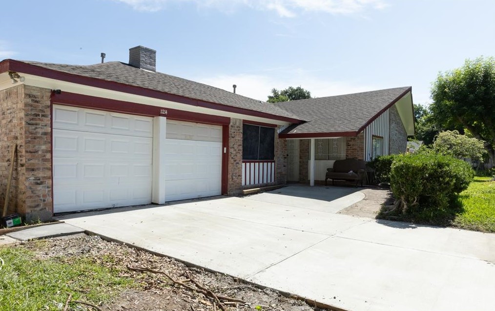 11214 Sandstone St, Houston TX  77036-6132 exterior