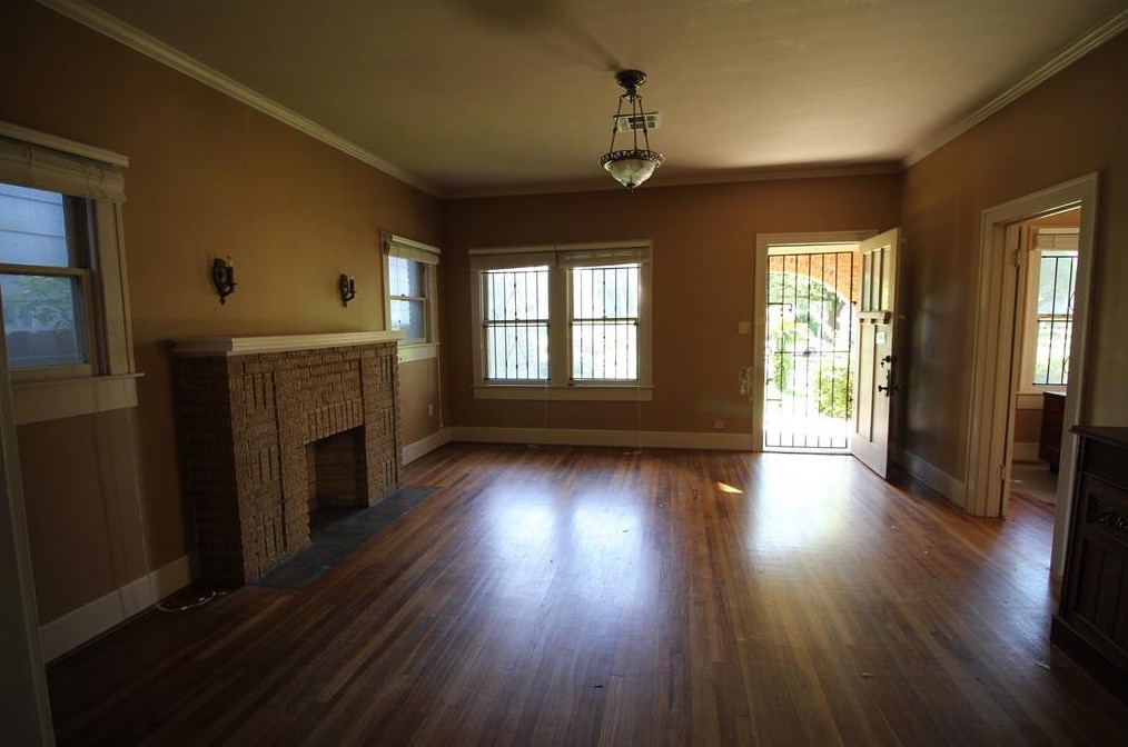 4716 Crawford St, Houston TX  77004-5031 exterior