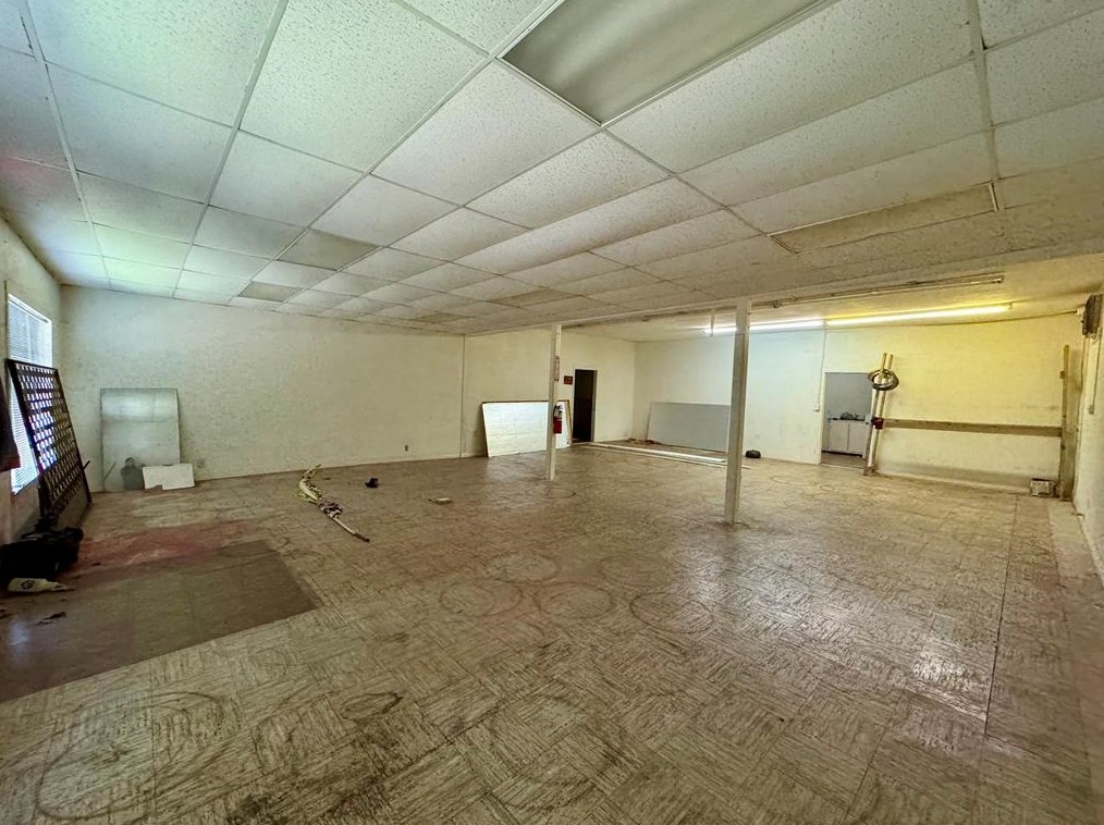 1932 Strawberry Rd, Pasadena TX 77502-3937 exterior