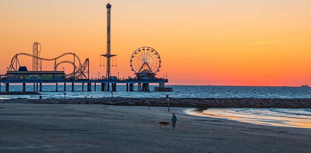 1011 62nd St, Galveston TX  77551-1047 exterior