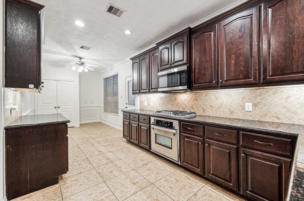 1613 15th St, Houston TX  77008-3731 exterior