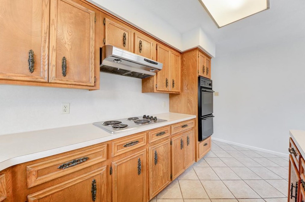 15827 Parksley Dr, Houston TX 77059-4628 exterior