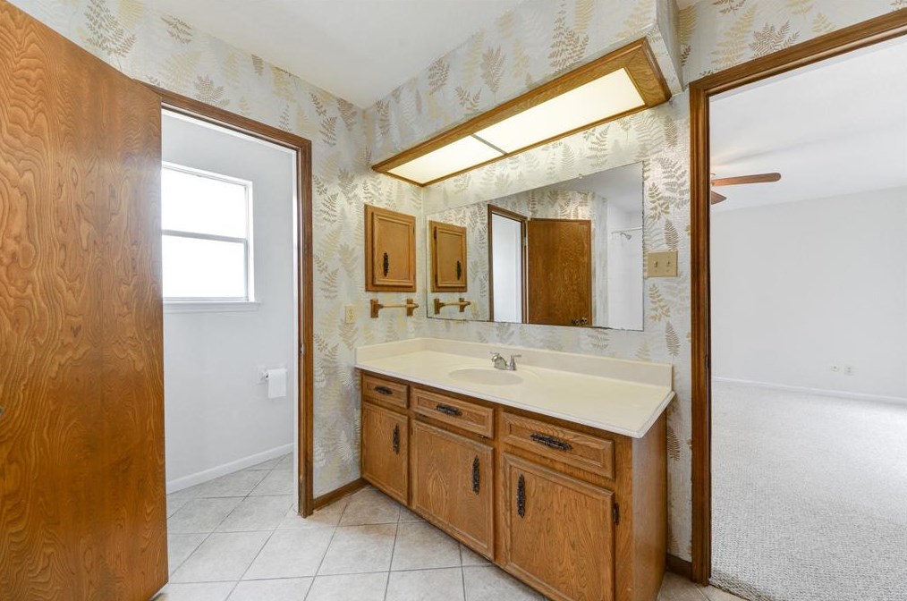 15827 Parksley Dr, Houston TX 77059-4628 exterior