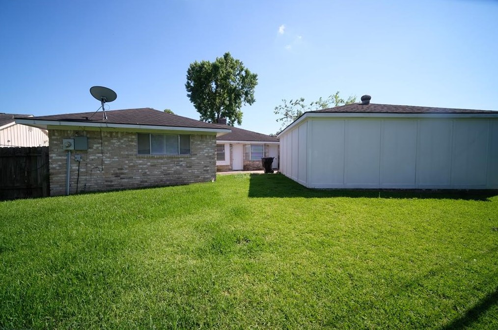 12526 Lima Dr, Houston TX  77099-1319 exterior