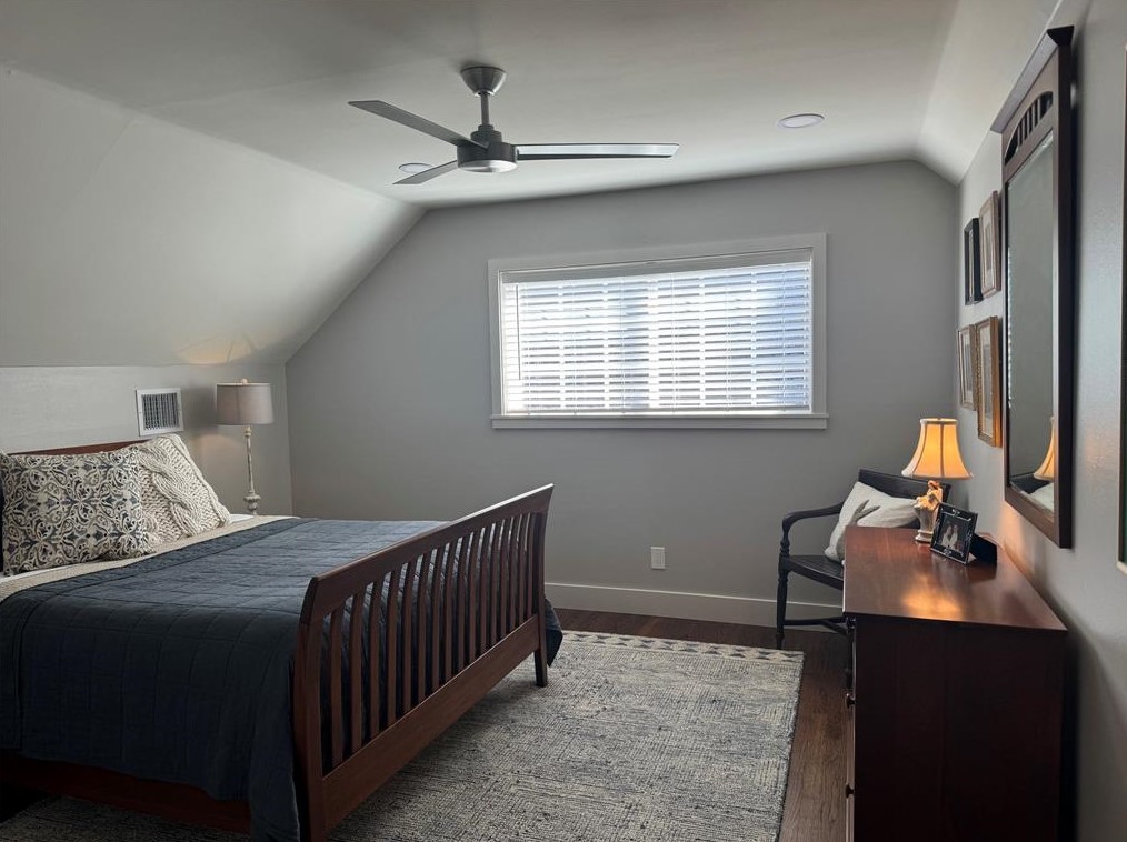 330 Wycliffe Dr, Houston TX  77043-3901 exterior