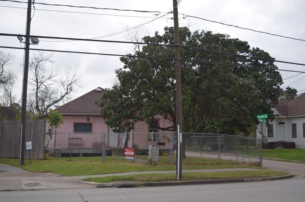 4731 Main St, Houston TX  77030-4511 exterior