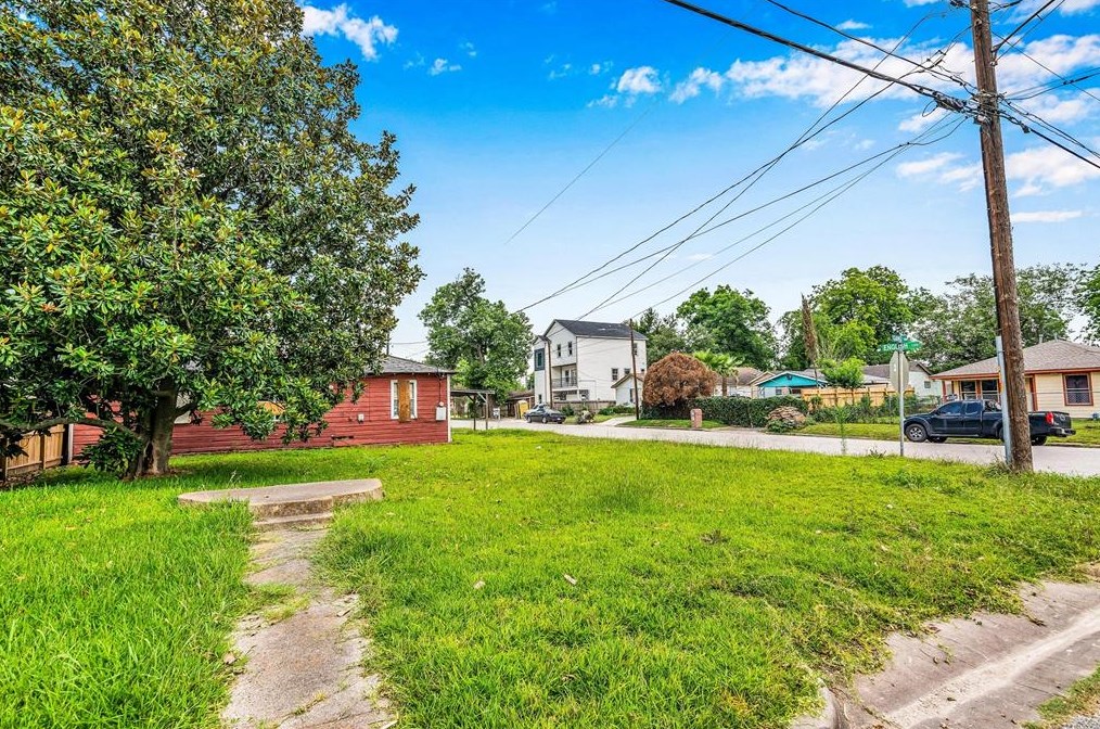 1214 English St, Houston TX  77009-2131 exterior