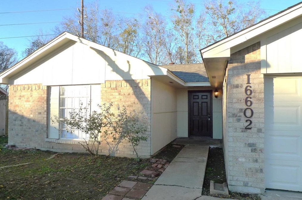 16602 Espinosa Dr, Houston TX  77083-2737 exterior
