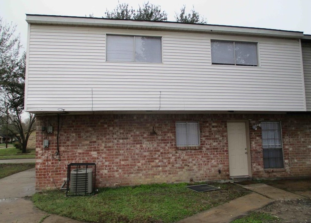 5506 Deep Forest Dr, Houston TX  77092-2328 exterior
