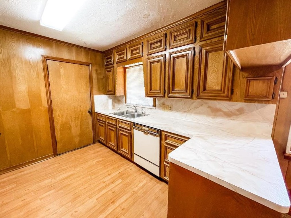537 Wellington, Houston TX  77076-3835 exterior